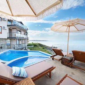 Dolphin Bay Boutique Complex Hotel